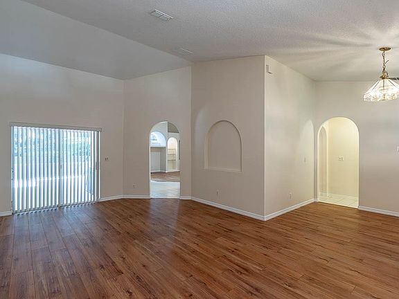 4th image of 1309 Woods Edge Ct