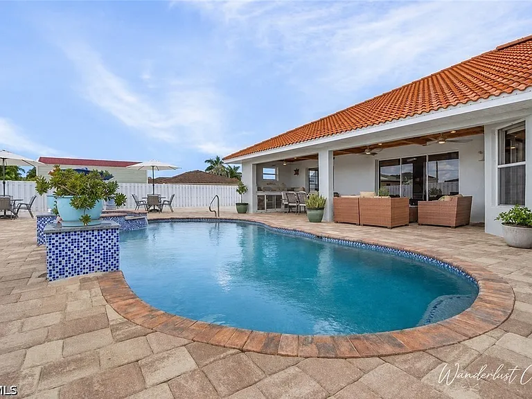 4413 SW 10th Ave — Photo 25