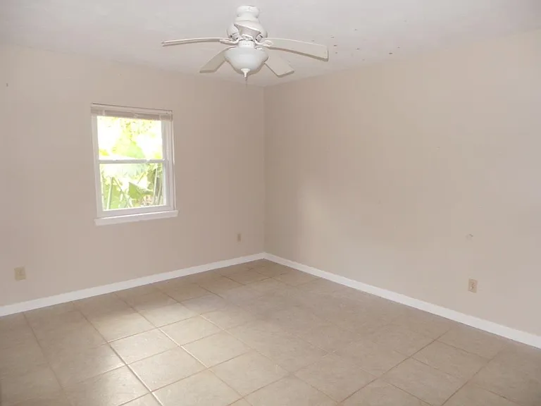 1506 Twin Lakes Cir — Photo 11
