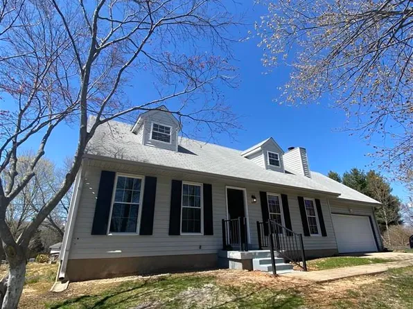 1622 Cypress Dr, Radcliff, KY 40160