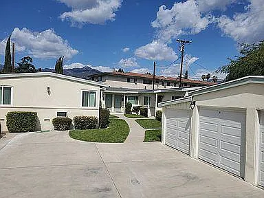 8941 Greenwood Avenue — Photo 3