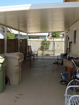 SIDE COVERED PATIO