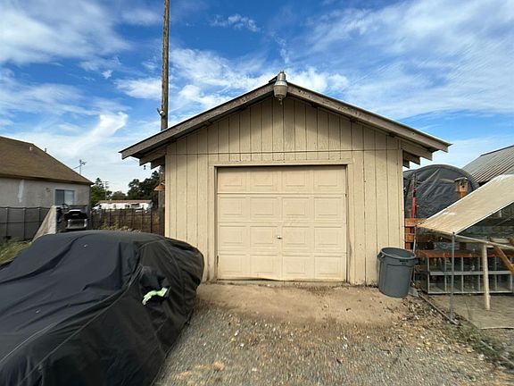 2nd image of 10035 Pringle Ave