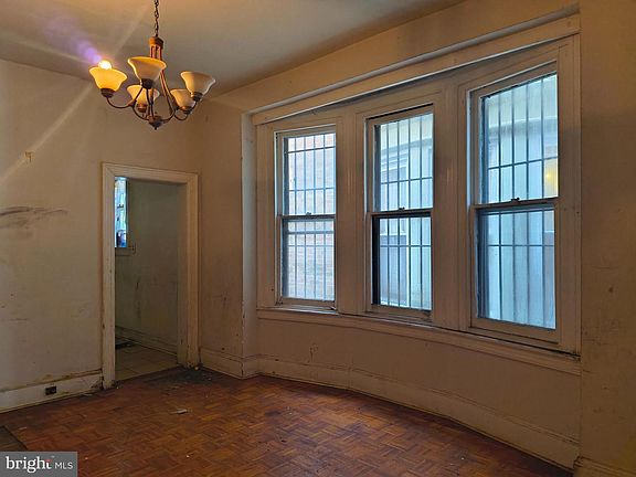5th image of 5239 Knox St