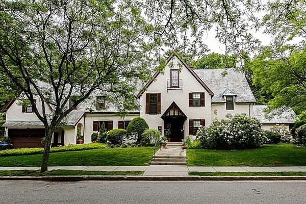 1st image of 195 Middlesex Rd