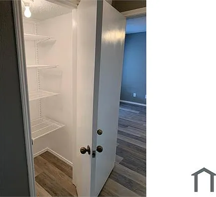 422 Matthews Dr — Photo 2