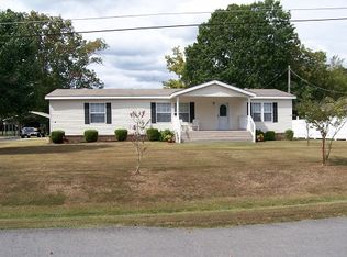 36 Arrowhead St, Florence, AL 35634