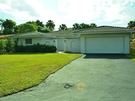 3rd image of 7608 NW 40th St