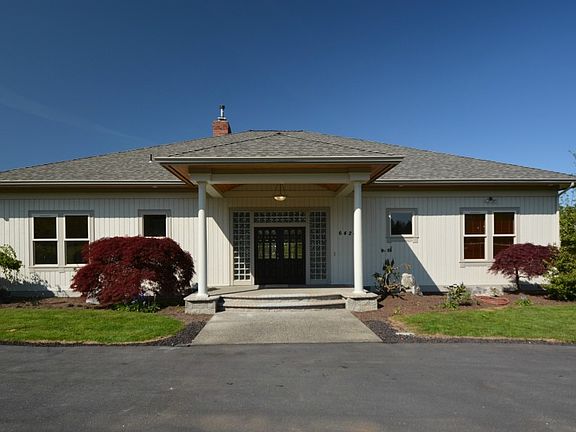 4th image of 6424 76th Dr SE