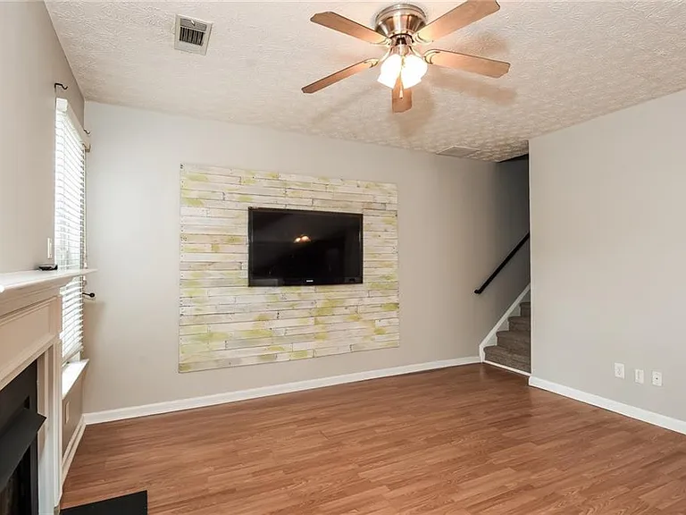4049 Hill Station Ct — Photo 2