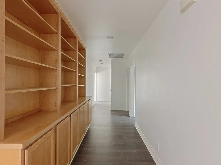 22100 Tiara St — Photo 24