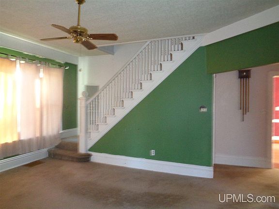 5th image of 324 Greenland Rd