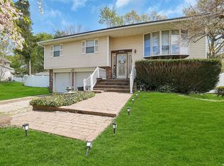 17 Balin Ave, South Setauket, NY 11720