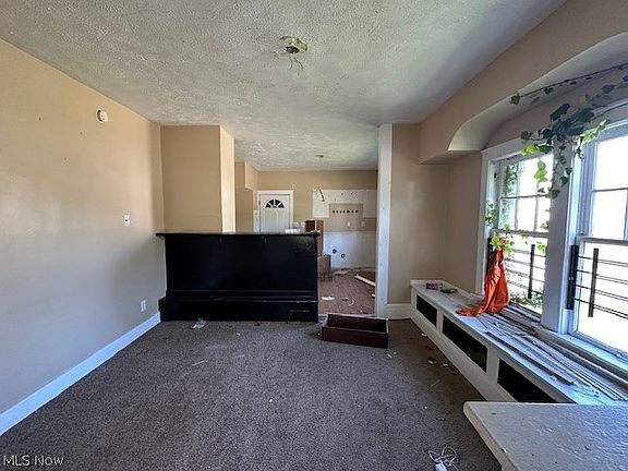 4th image of 3784 E 114th St