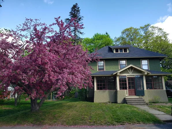 118 Stewart Avenue, Farmington, ME 04938