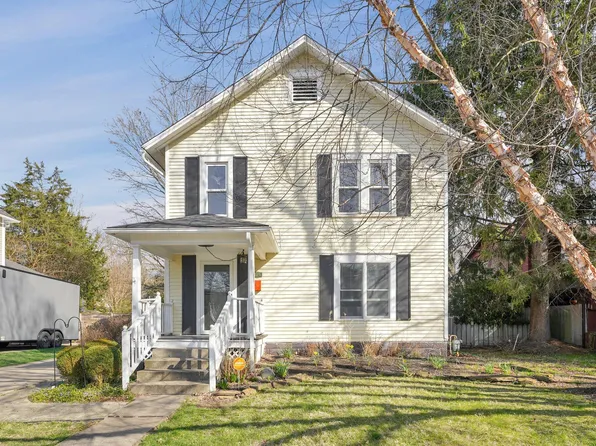 124 W Maple St, Granville, OH 43023