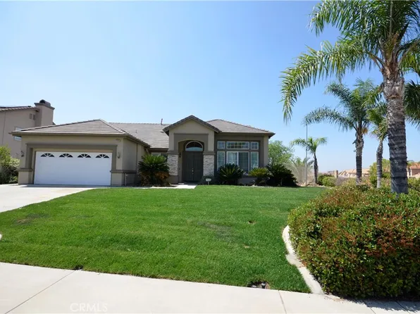 28305 Tiara Ct, Highland, CA 92346