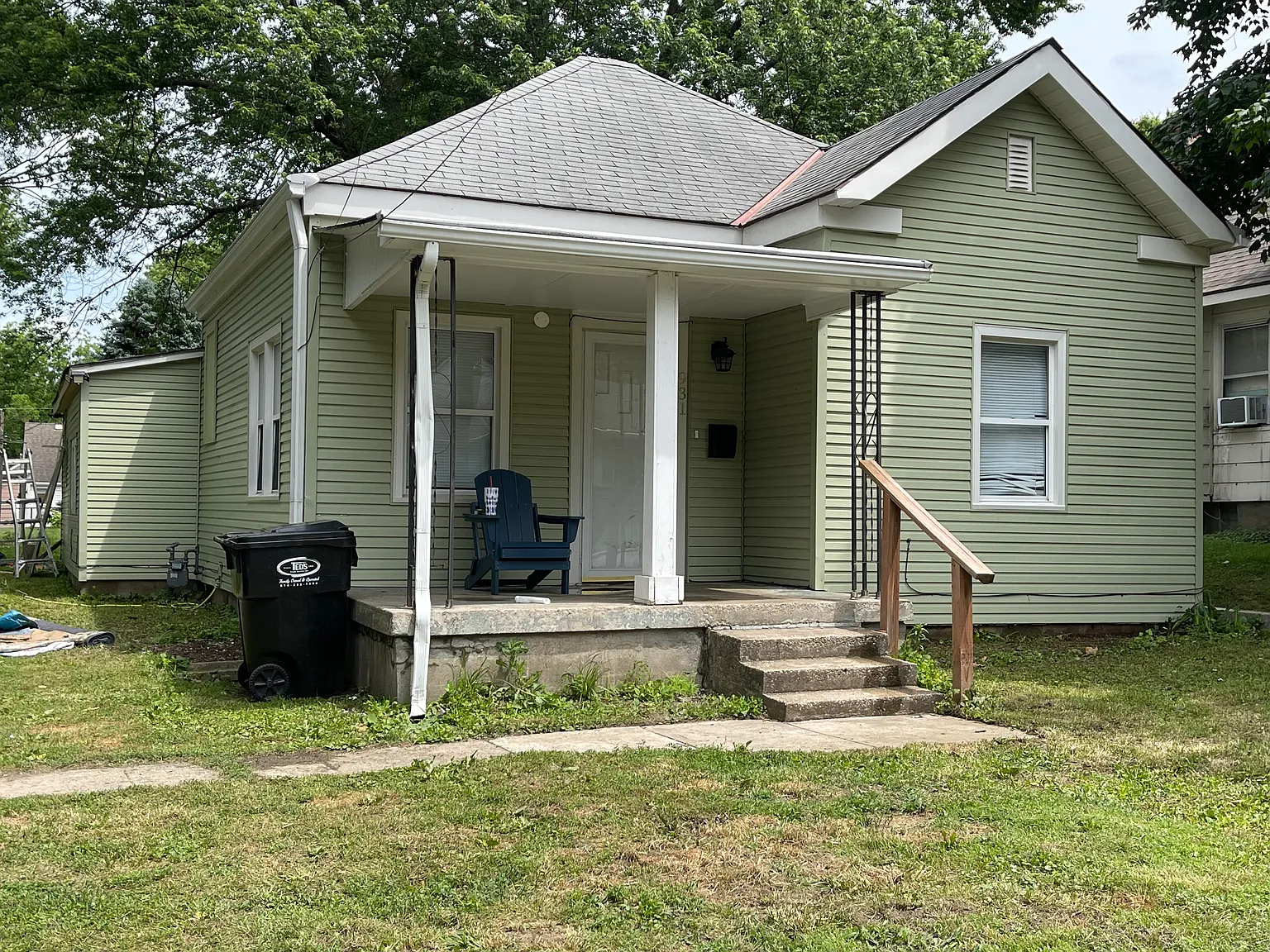 3 bed, 1180 sqft, $1,300 — Photo 2