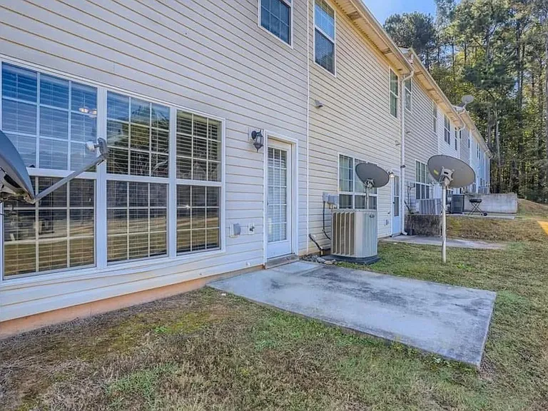 8573 Kaden Dr — Photo 2
