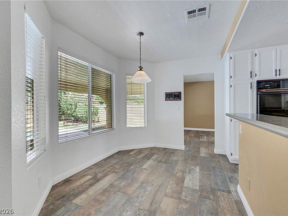 5th image of 815 Stillwater Ln