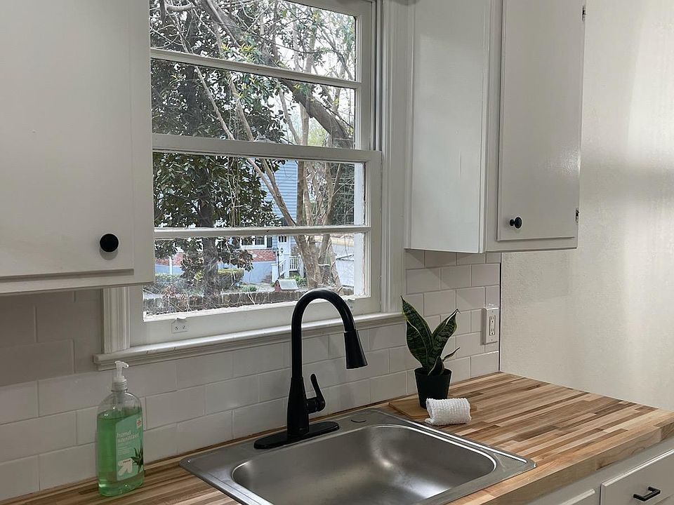 1st image of 220 Forest Ave