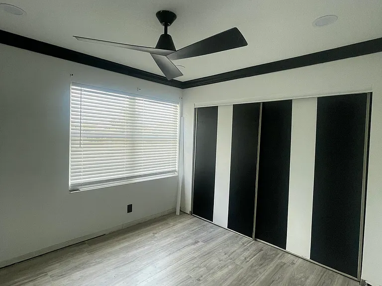 4674 Lakeside Cir — Photo 3