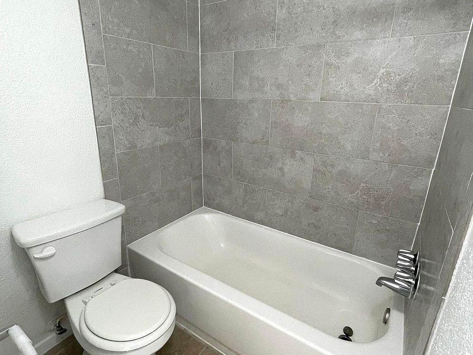 1st image of 407 Gladstell St APT 57