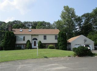 20 Karen Dr, Bethel, CT 06801