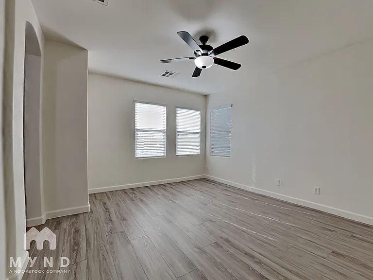 14535 W Port Royale Ln — Photo 11