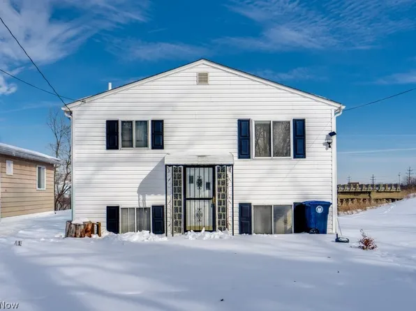 697 Ocean Ave, Akron, OH 44310
