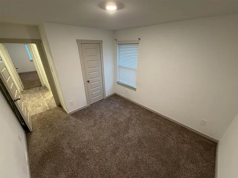 610 Lost Creek Dr — Photo 6
