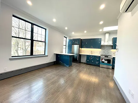 Rented by Keller Williams NYC | media 8
