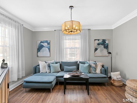 5th image of 77 Meadowbrook Road