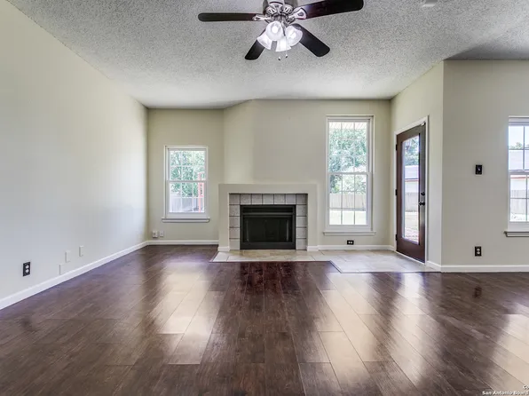 11019 Moonlit Park, San Antonio, TX 78249