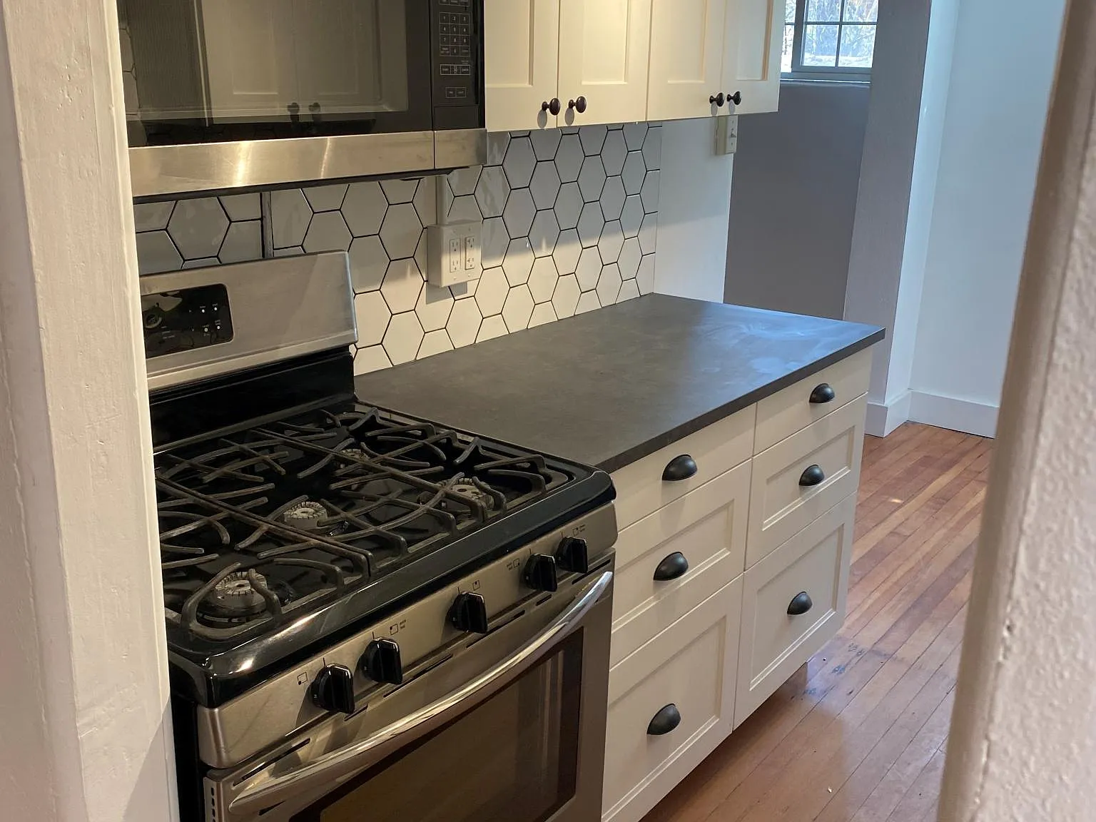 2 bed, 800 sqft, $1,635 — Photo 1
