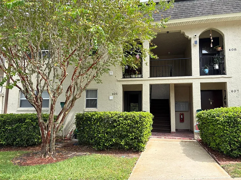 405 E San Sebastian Ct #405 — Photo 1