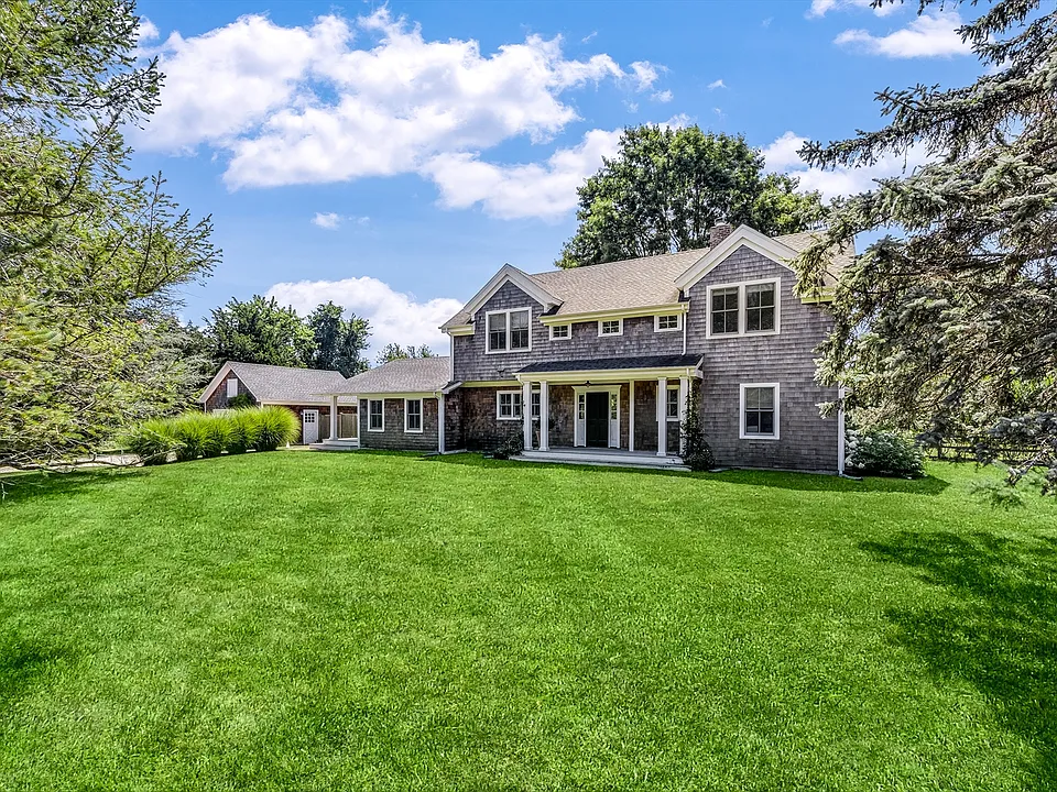 18 Dickerson Dr