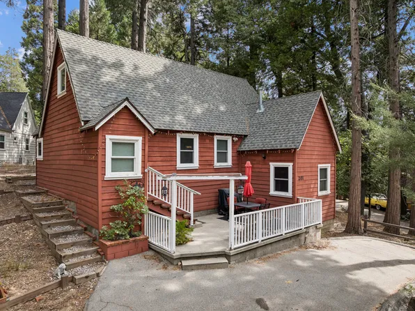 201 Crest Cir, Lake Arrowhead, CA 92352