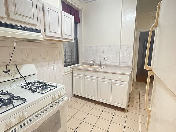 5th image of 32-82 30th St #1