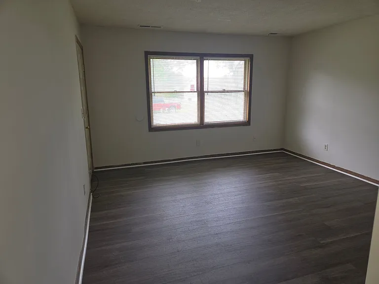 3617-3619 Greeley Dr — Photo 2