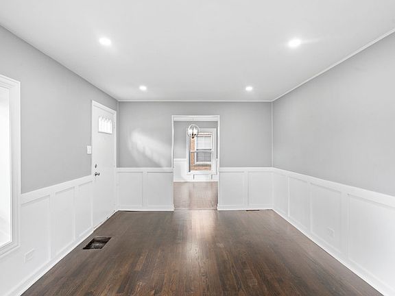 3rd image of 1031 Marshall Ave
