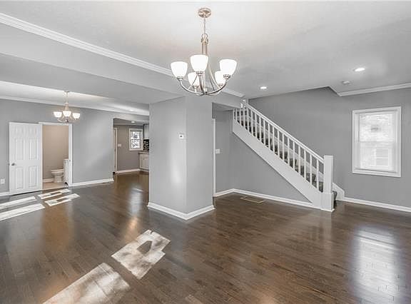 3rd image of 2512 N 34th St