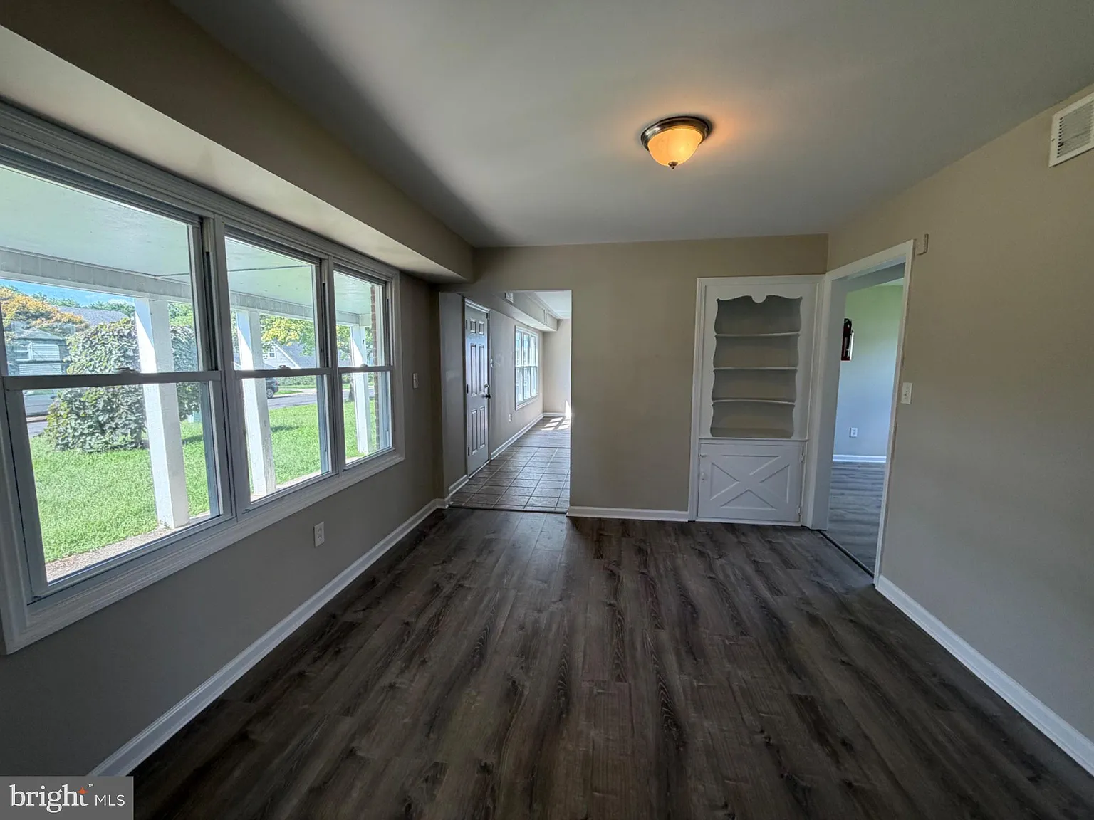 4 bed, 2.5 bath, 2000 sqft, $2,500 — Photo 3