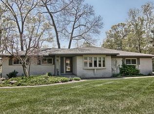 2691 Escondido Rd, Waterford, MI 48329