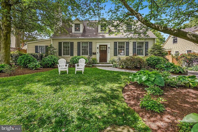 1st image of 110 Lucas Ln