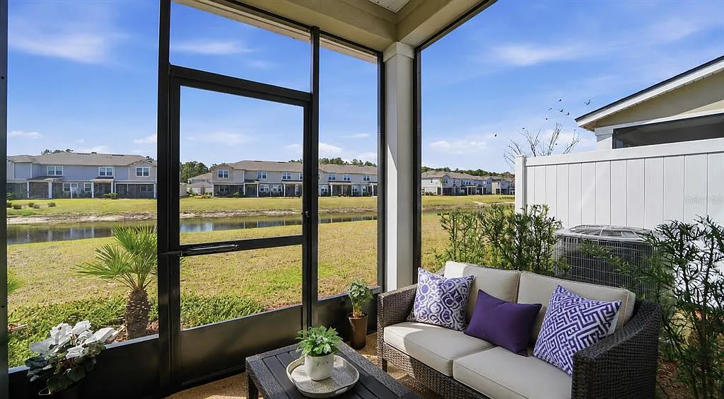 2 bed, 2.5 bath, 1443 sqft, $1,750 — Photo 3
