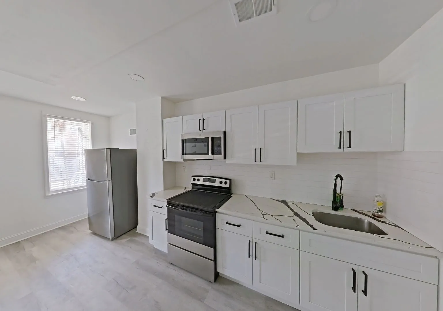 3331 N Howard St — Photo 3