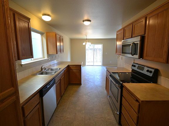 3rd image of 17709 2nd Avenue Ct E
