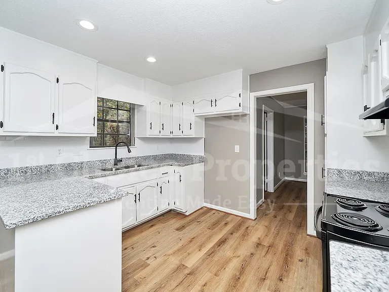 18 Polaris Cir — Photo 9