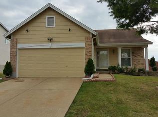 12902 High Crest St, Florissant, MO 63033